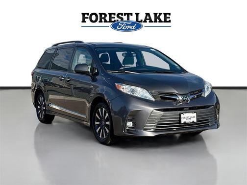 2019 Toyota Sienna XLE