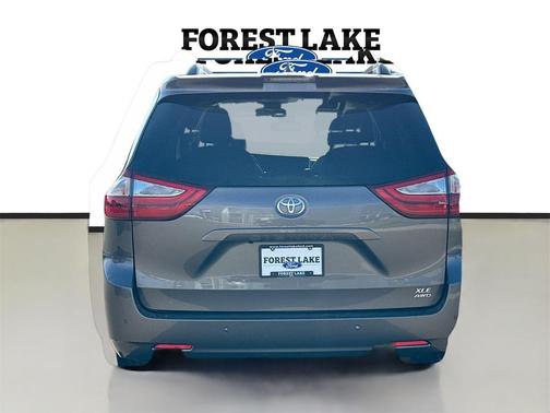 2019 Toyota Sienna XLE