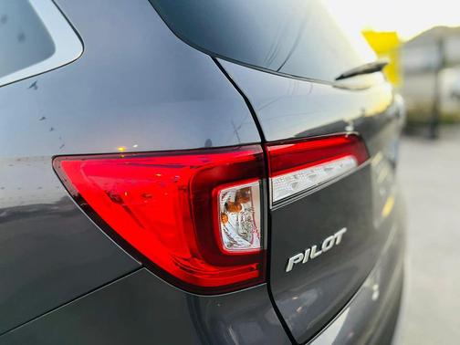Modern Steel Metallic 2021 Honda Pilot 2WD Special Edition