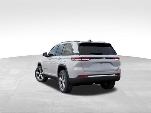 Bright White Clearcoat 2025 Jeep Grand Cherokee Limited