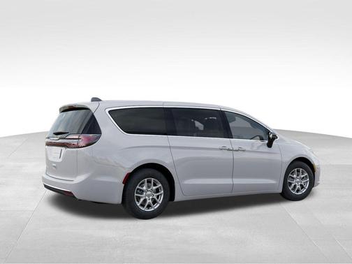 Bright White Clearcoat 2026 Chrysler Pacifica L