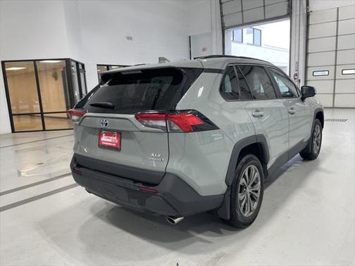 2022 Toyota RAV4 Hybrid XLE Premium