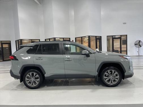 2022 Toyota RAV4 Hybrid XLE Premium
