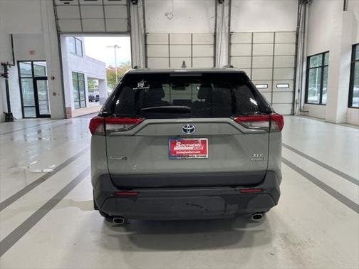 2022 Toyota RAV4 Hybrid XLE Premium