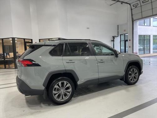 2022 Toyota RAV4 Hybrid XLE Premium