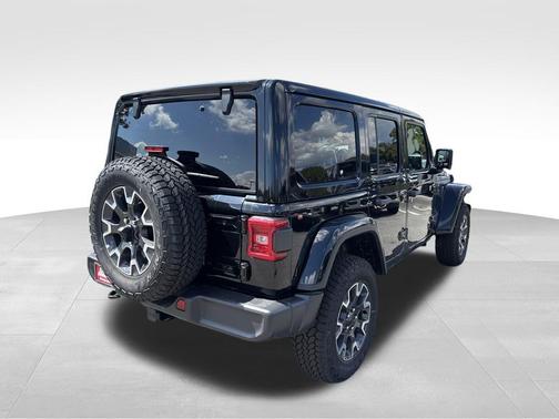 2025 Jeep Wrangler 4-Door Sahara 4x4