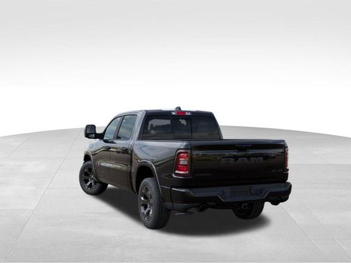 Diamond Black Crystal Pearlcoat 2026 RAM 1500 Big Horn/Lone Star