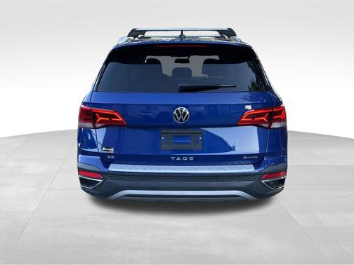 Dusk Blue Metallic 2022 Volkswagen Taos 1.5T SE
