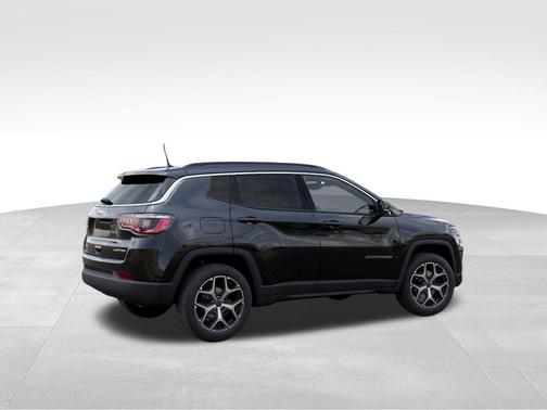 Diamond Black Crystal Pearlcoat 2026 Jeep Compass Limited