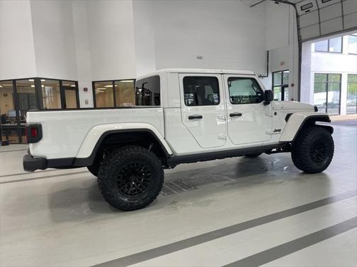 2024 Jeep Gladiator Nighthawk