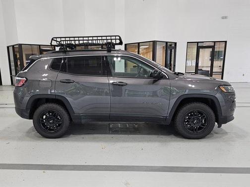 Granite Crystal Metallic Clearcoat 2022 Jeep Compass Latitude