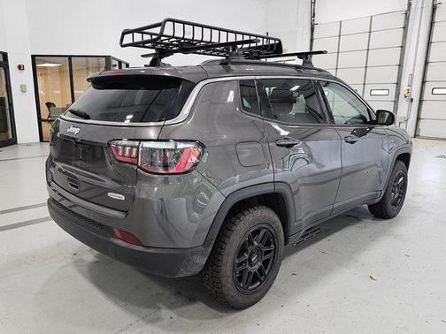 Granite Crystal Metallic Clearcoat 2022 Jeep Compass Latitude