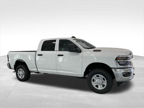 2025 RAM 2500 Tradesman Crew Cab 4x4 6'4' Box