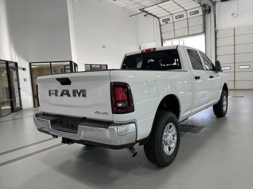 2025 RAM 2500 Tradesman Crew Cab 4x4 6'4' Box
