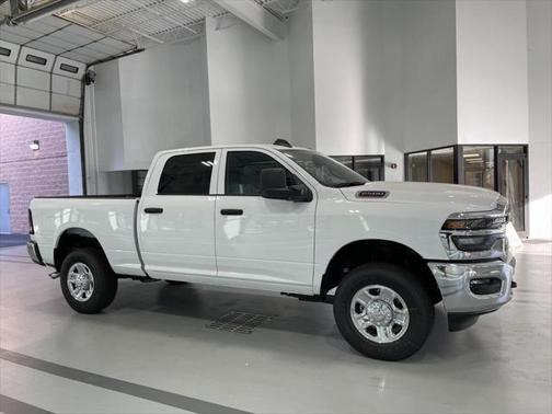 2025 RAM 2500 Tradesman Crew Cab 4x4 6'4' Box