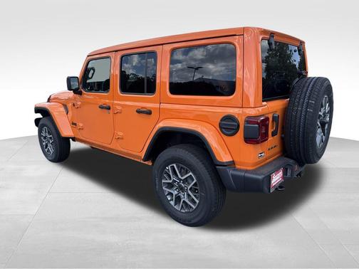 2025 Jeep Wrangler 4-Door Sahara 4x4