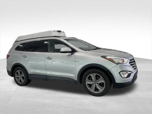 2016 Hyundai SANTA FE SE