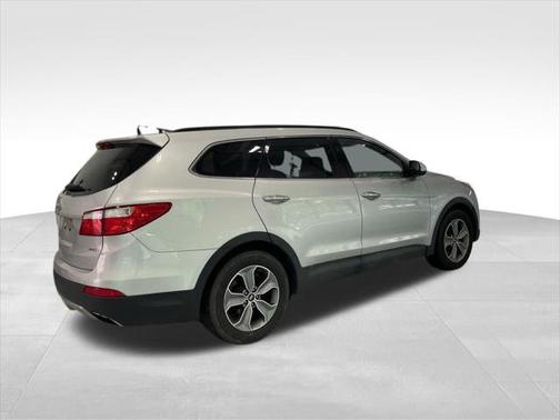 2016 Hyundai SANTA FE SE