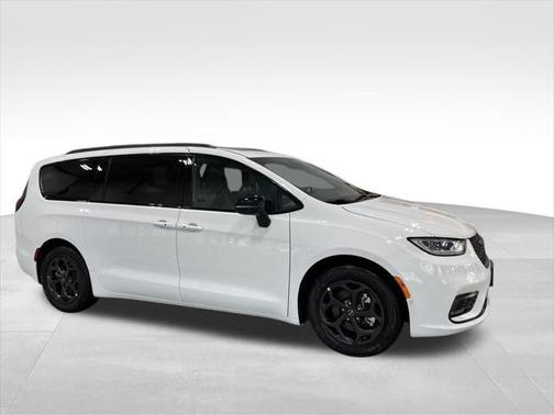 2025 Chrysler Pacifica Hybrid Premium S Appearance Pkg
