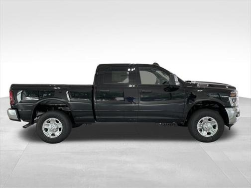 2025 RAM 2500 Tradesman Crew Cab 4x4 6'4' Box