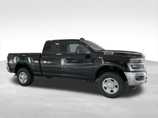 2025 RAM 2500 Tradesman Crew Cab 4x4 6'4' Box