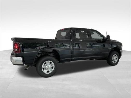 2025 RAM 2500 Tradesman Crew Cab 4x4 6'4' Box