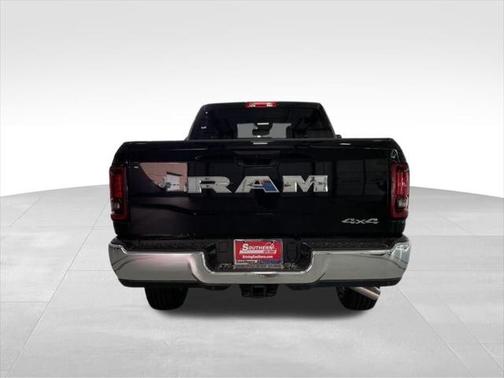 2025 RAM 2500 Tradesman Crew Cab 4x4 6'4' Box
