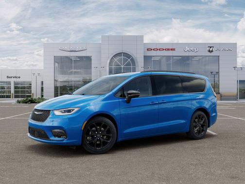 Hydro Blue Pearlcoat 2026 Chrysler Pacifica Limited