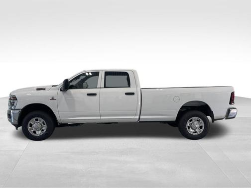 2025 RAM 2500 Tradesman Crew Cab 4x4 8' Box