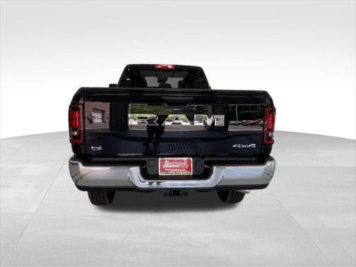 2025 RAM 2500 Tradesman Crew Cab 4x4 8' Box