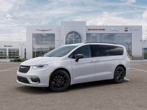 Bright White Clearcoat 2026 Chrysler Pacifica L