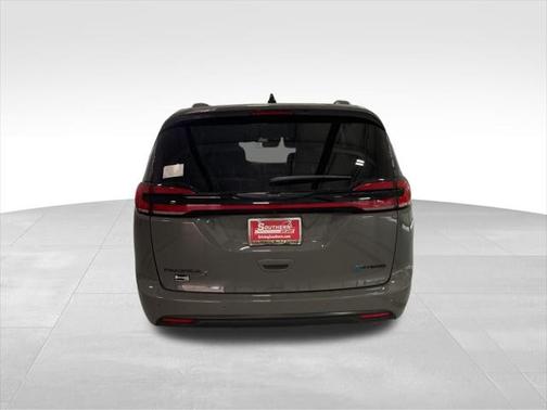 2025 Chrysler Pacifica Hybrid Select