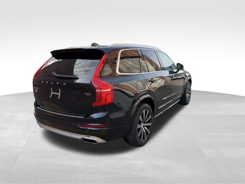 2020 Volvo XC90 T6 Momentum