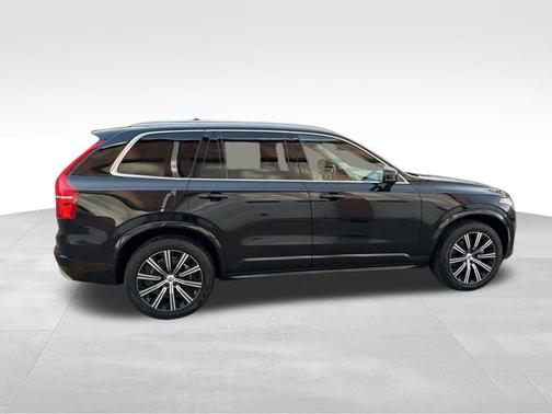 2020 Volvo XC90 T6 Momentum