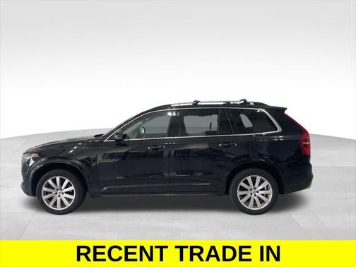 2017 Volvo XC90 T6 Momentum