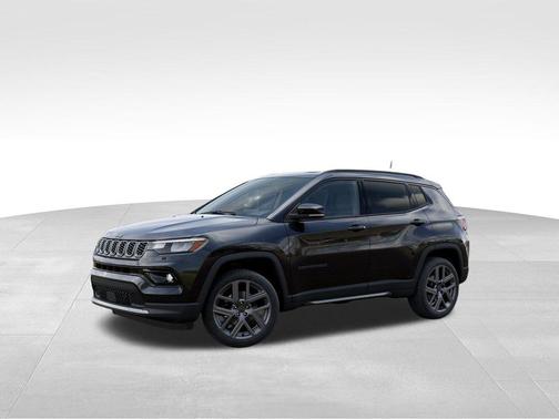 Diamond Black Crystal Pearlcoat 2026 Jeep Compass Limited