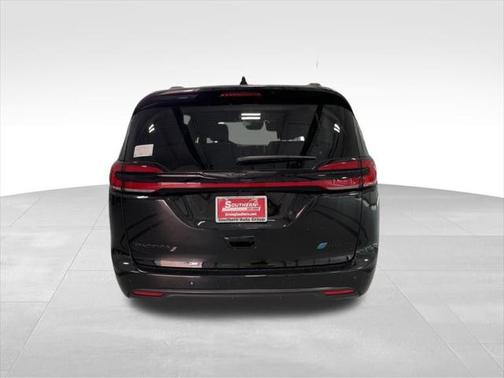 2025 Chrysler Pacifica Hybrid Select
