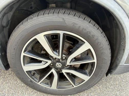 Gun Metallic 2018 Nissan Rogue SL