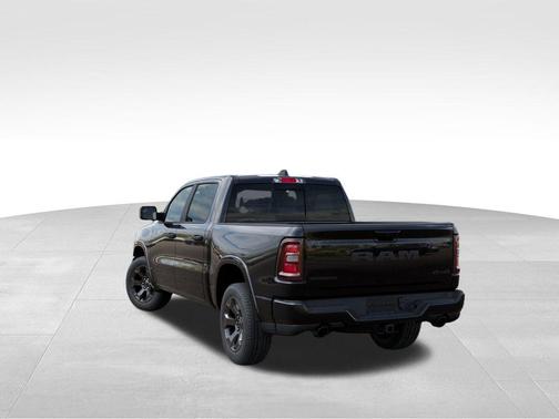 Diamond Black Crystal Pearlcoat 2026 RAM 1500 Big Horn/Lone Star