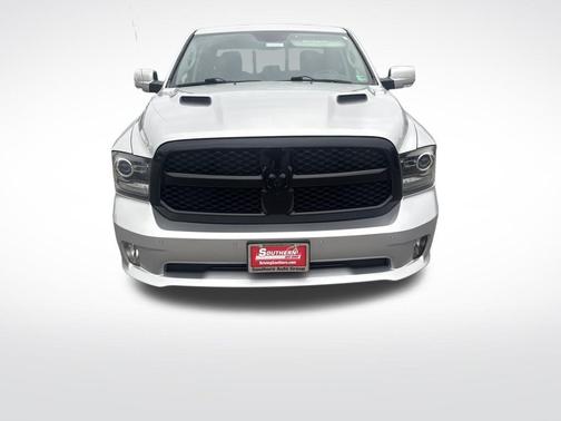 2017 RAM 1500 Night Quad Cab 4x2 6'4' Box