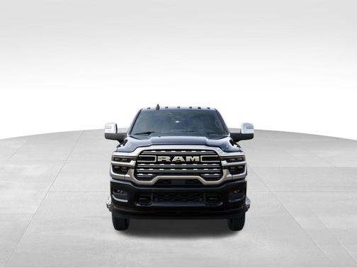 Diamond Black Crystal Pearlcoat 2026 RAM 3500 Limited