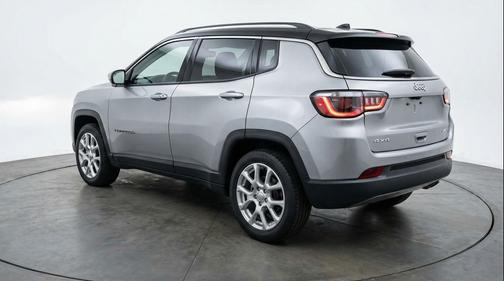 Silver Zynith Metallic Clearcoat 2025 Jeep Compass Limited