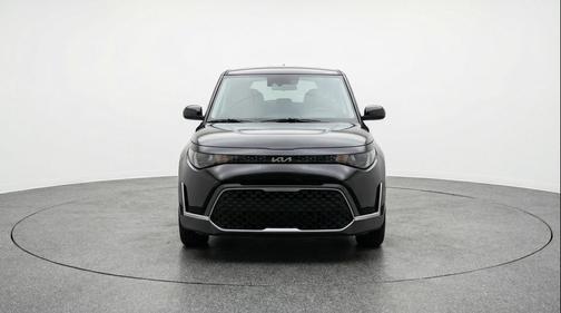 Fusion Black 2025 Kia Soul LX