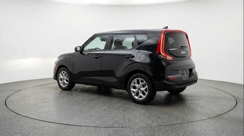 Fusion Black 2025 Kia Soul LX