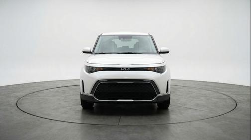 Snow White Pearl 2025 Kia Soul LX