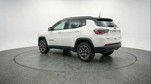 Bright White Clearcoat 2025 Jeep Compass Trailhawk