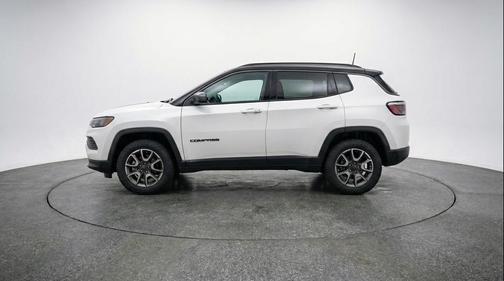 Bright White Clearcoat 2025 Jeep Compass Trailhawk