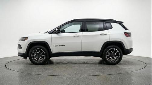 Bright White Clearcoat 2025 Jeep Compass Trailhawk