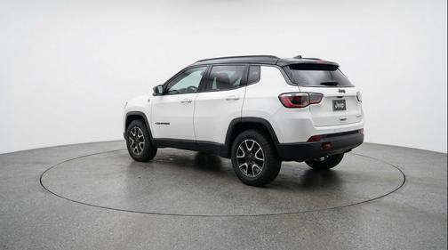 Bright White Clearcoat 2025 Jeep Compass Trailhawk