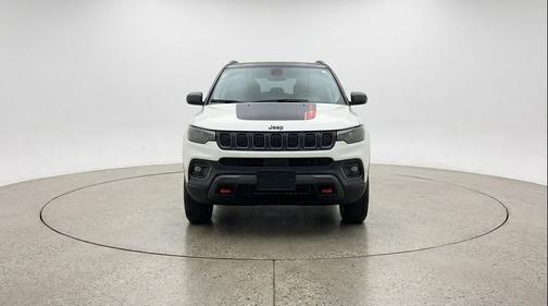 Bright White Clearcoat 2025 Jeep Compass Trailhawk